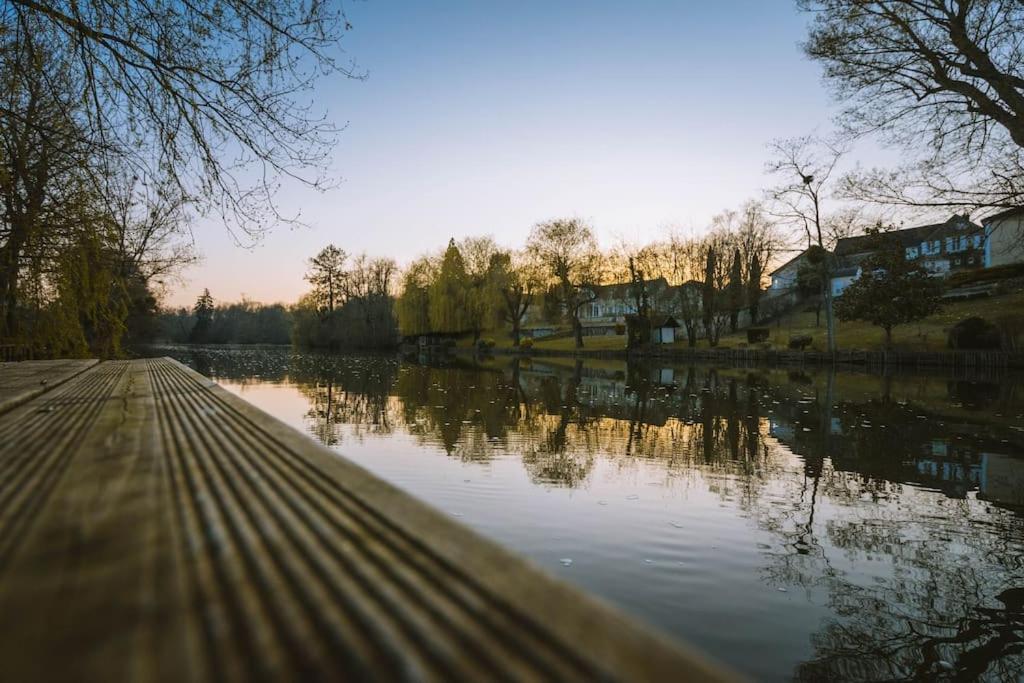 Le Chalet Du Bout Du Monde, En Bord De Riviere ! Grez-sur-Loing Esterno foto
